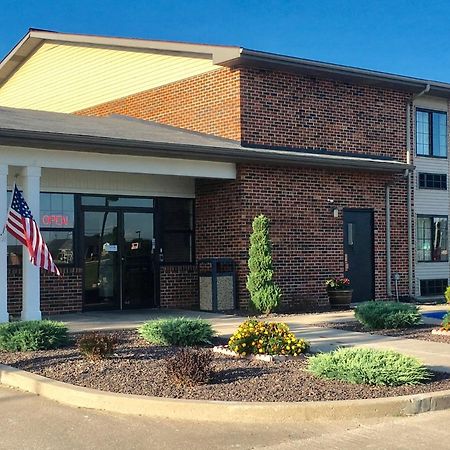 Fairbridge Inn Express Monroe City Exterior photo
